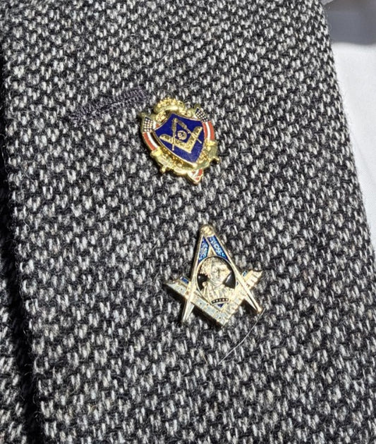 Fredericksburg Lodge No. 4 Lapel Pin – George Washington’s Mother Lodge (Est. 1752)